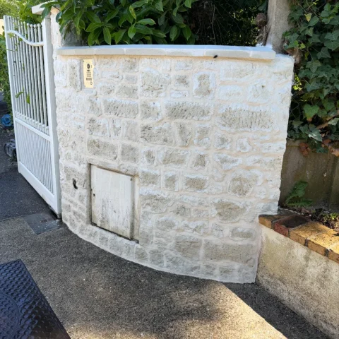 Habillage parement muret d'entrée jardin Maule a Maule 78589 - en cours